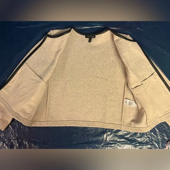 Banana Republic Cream Jacket with Black Accent - Picture 5 of 10